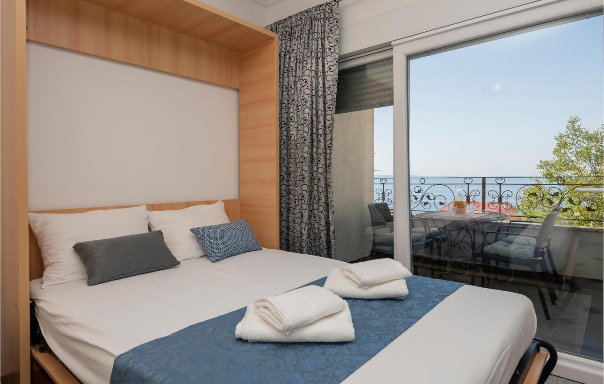 1 Bedroom Stunning Apartment In Makarska Eksteriør bilde