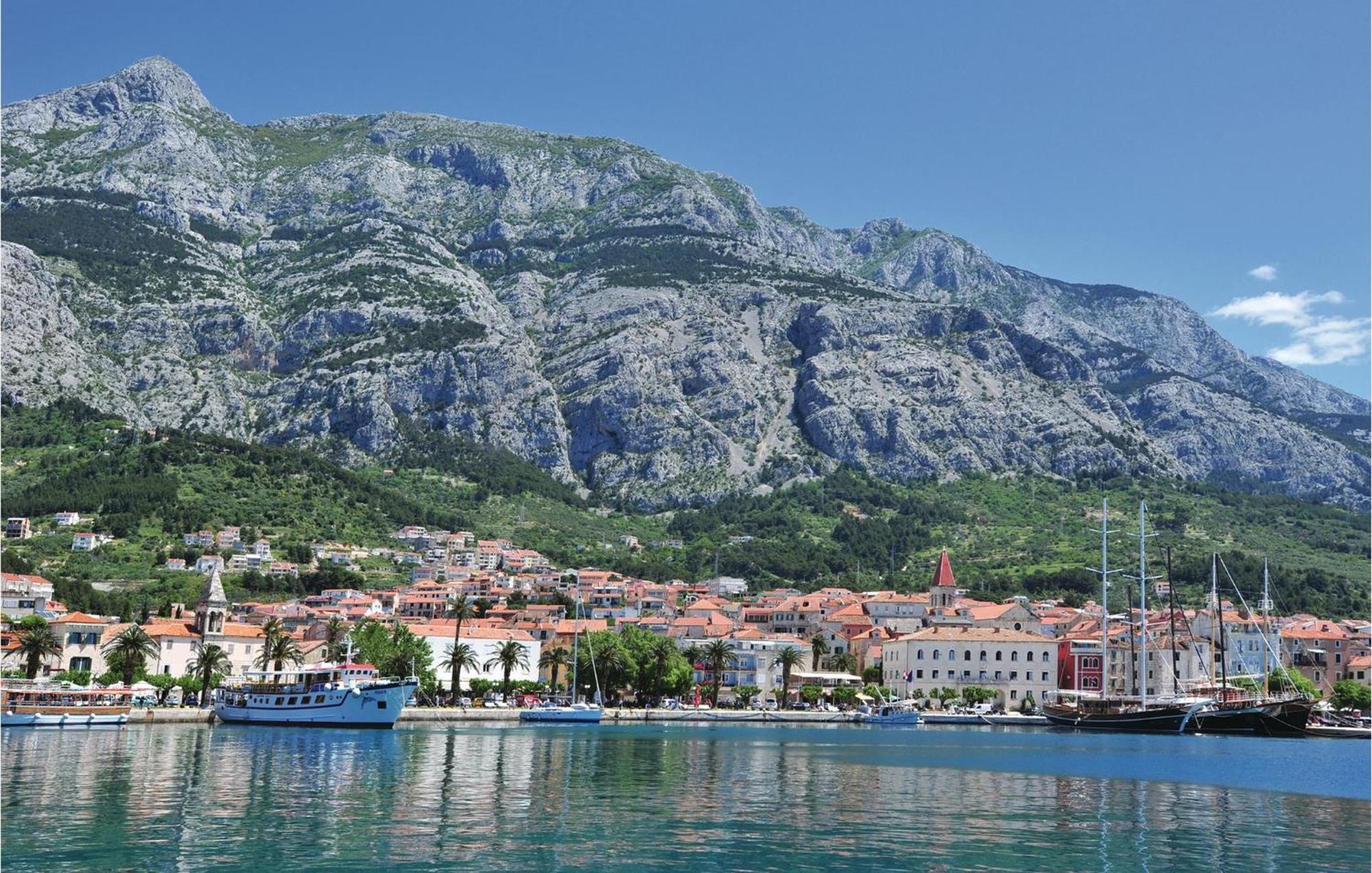 1 Bedroom Stunning Apartment In Makarska Eksteriør bilde