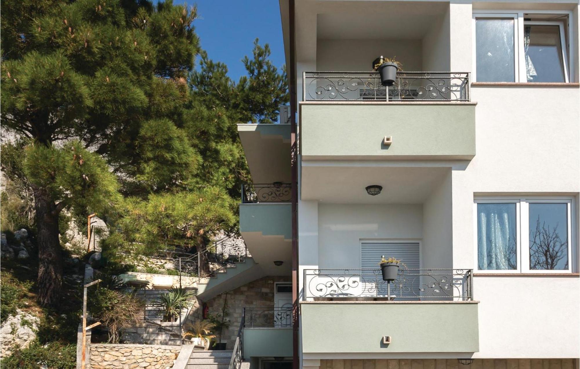 1 Bedroom Stunning Apartment In Makarska Eksteriør bilde